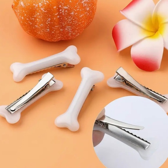 4 bone shaped barrette clips - New - Picture 3 of 3
